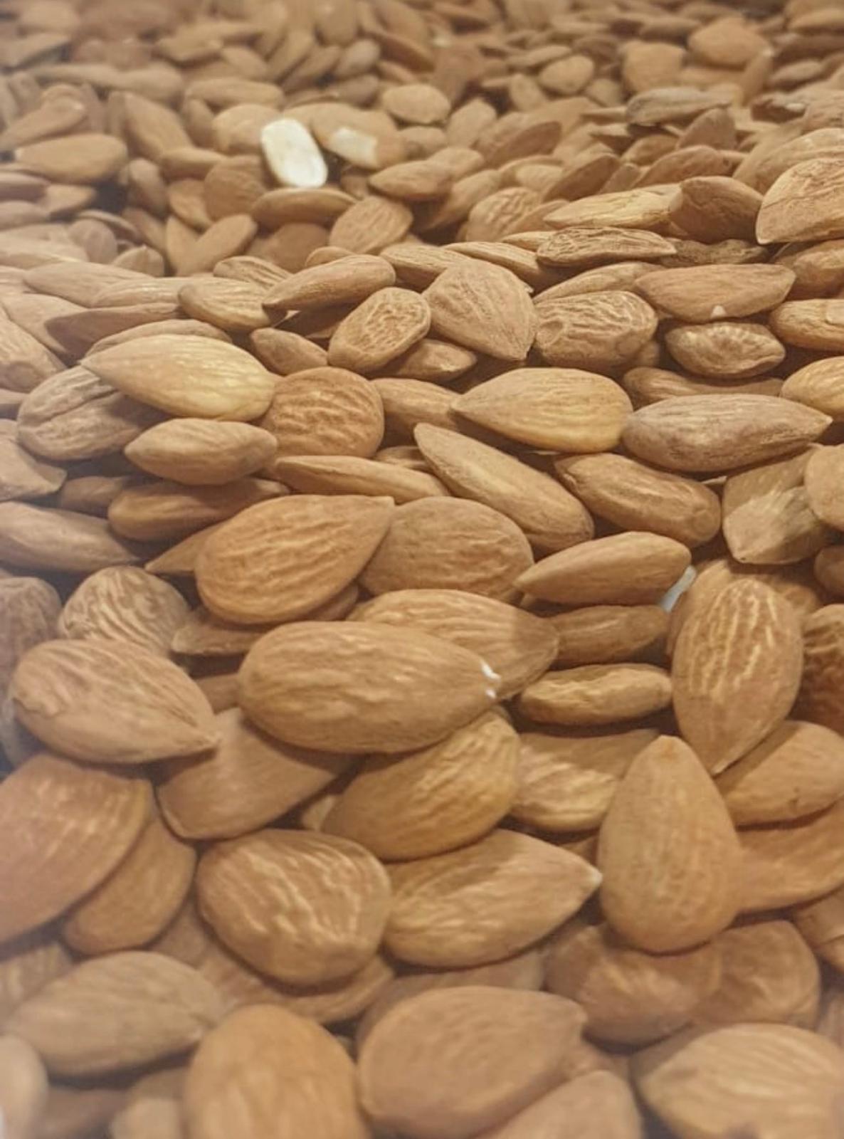 Amandes naturelles sélectionnées