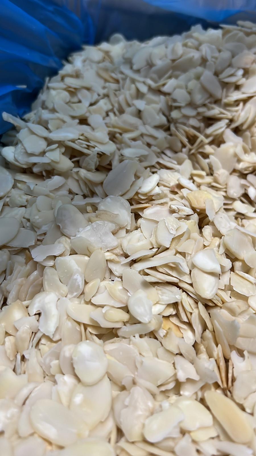Lamelles d'amandes pour usage industriel